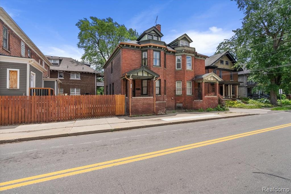 7950 E Lafayette Street, Detroit, MI 48214 — Photo 38