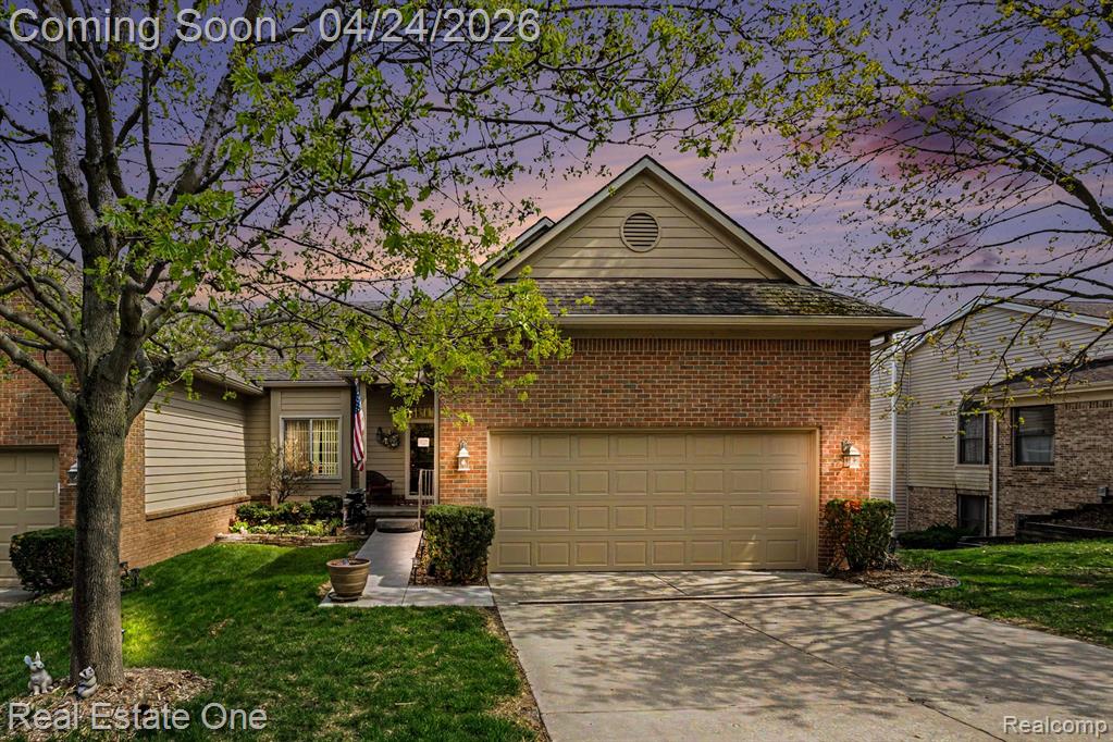 846 Ridgeside Drive, Milford, MI 48381 — front exterior