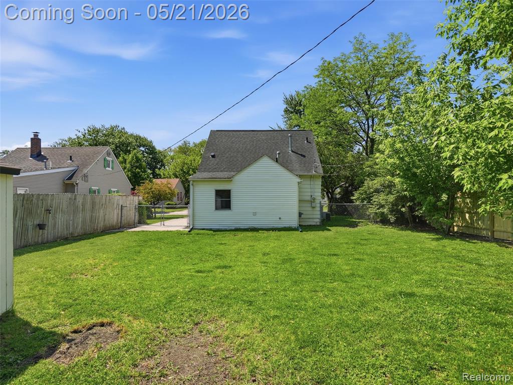 22329 Maxine Street, Saint Clair Shores, MI 48080 — Photo 26