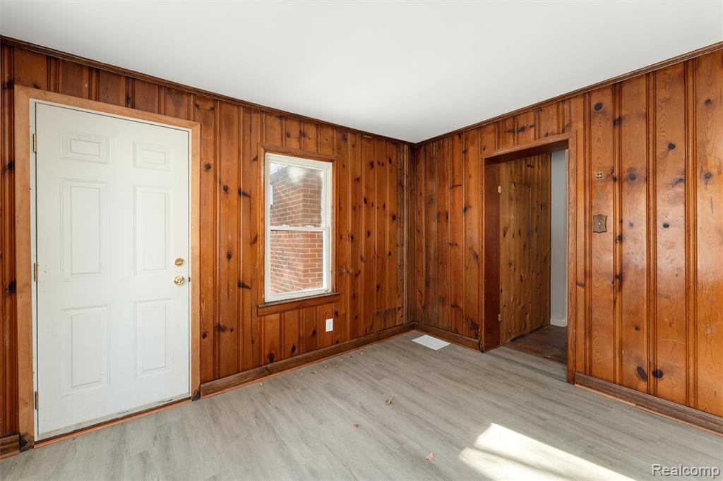 18704 Sunderland Road, Detroit, MI 48219 — Photo 16