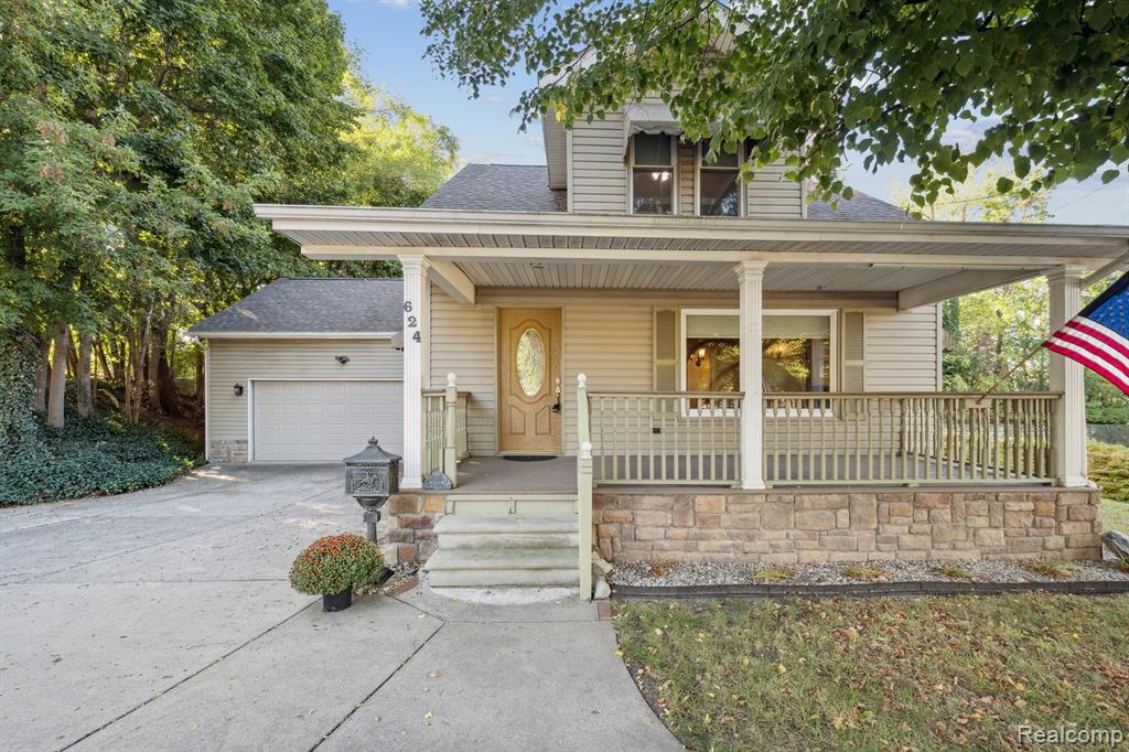 624 E Main Street, Brighton, MI 48116 — front exterior