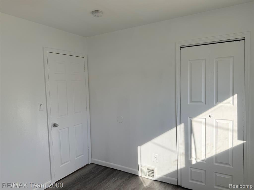4665 Syracuse Street, Dearborn Heights, MI 48125 — Photo 20