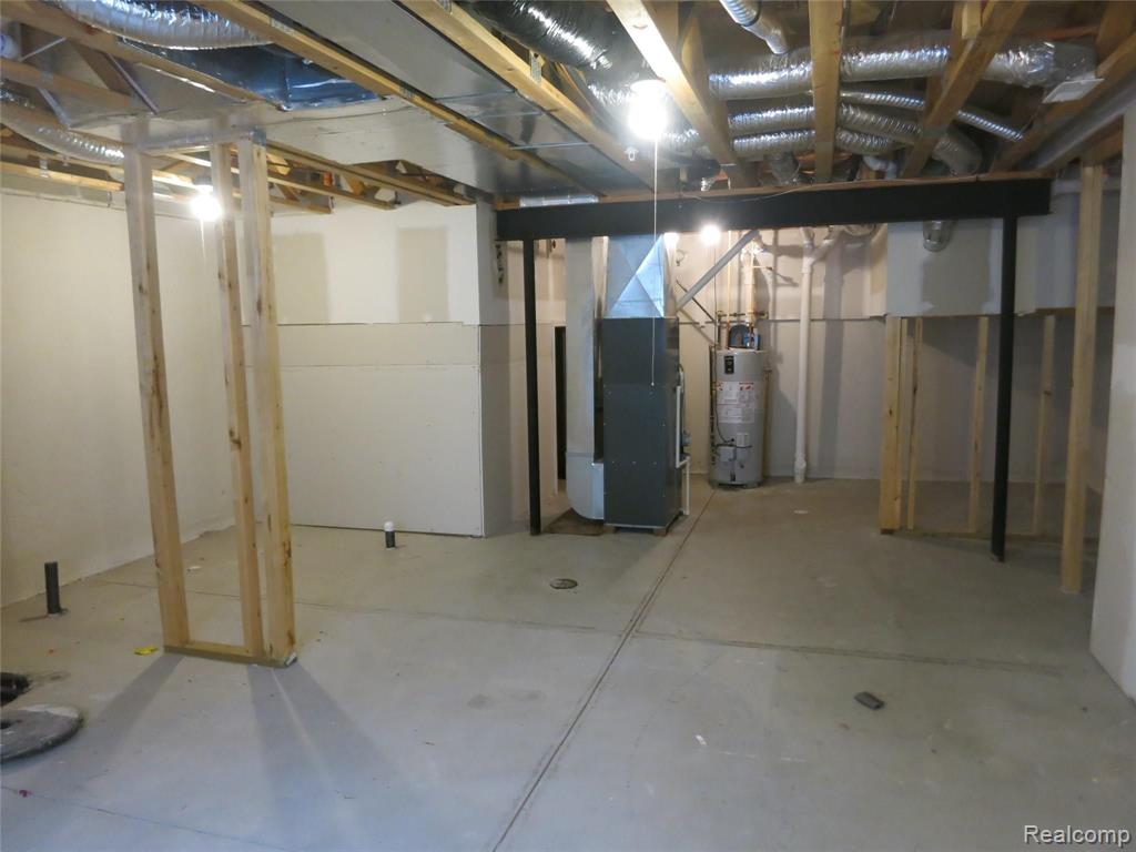 685 SUMMERFIELD Drive, Westland, MI — Photo 24