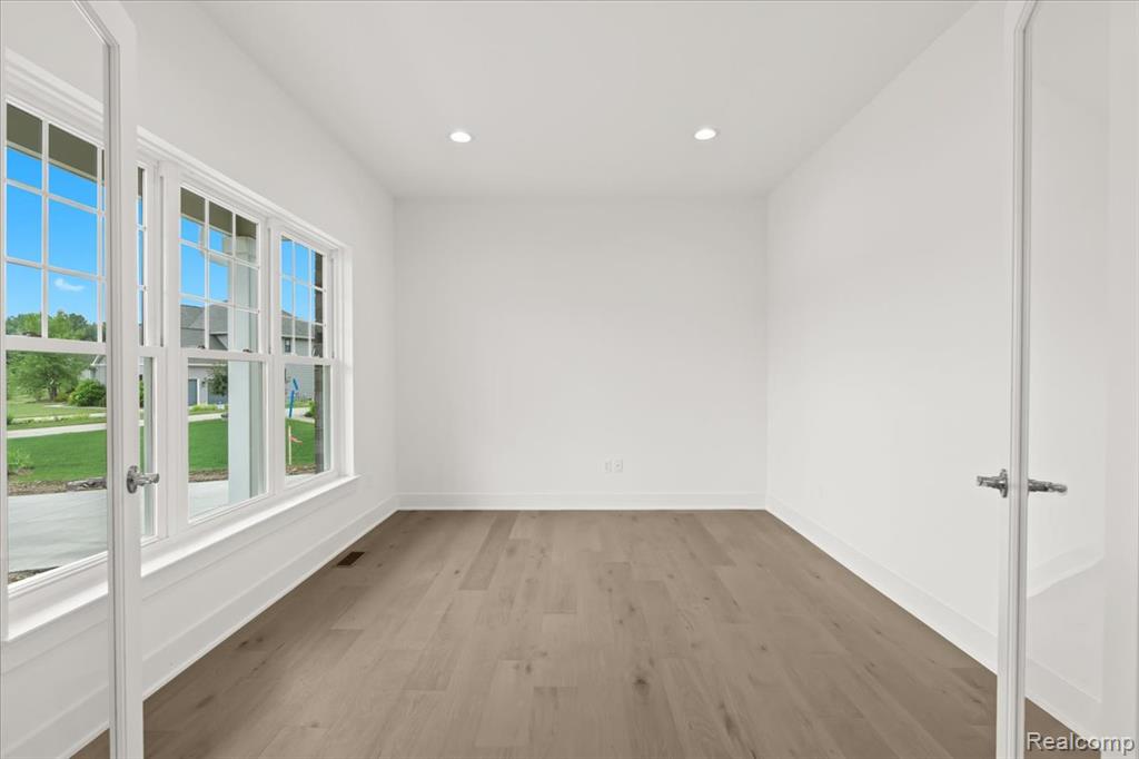 5179 WIMBLEDON Circle, Ann Arbor, MI 48108 — Photo 10