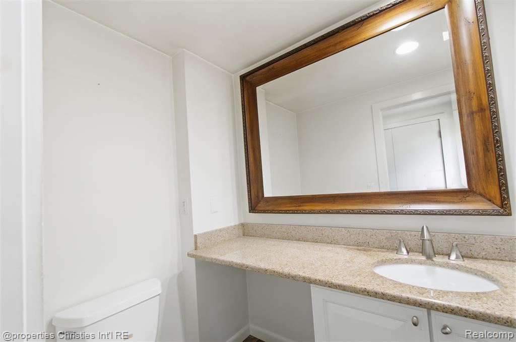 25310 Canterbury Road, Franklin, MI 48025 — Photo 27