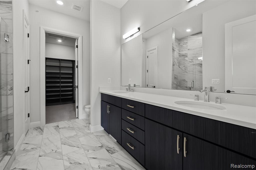 7507 Gramercy Circle Circle, West Bloomfield, MI — Photo 16