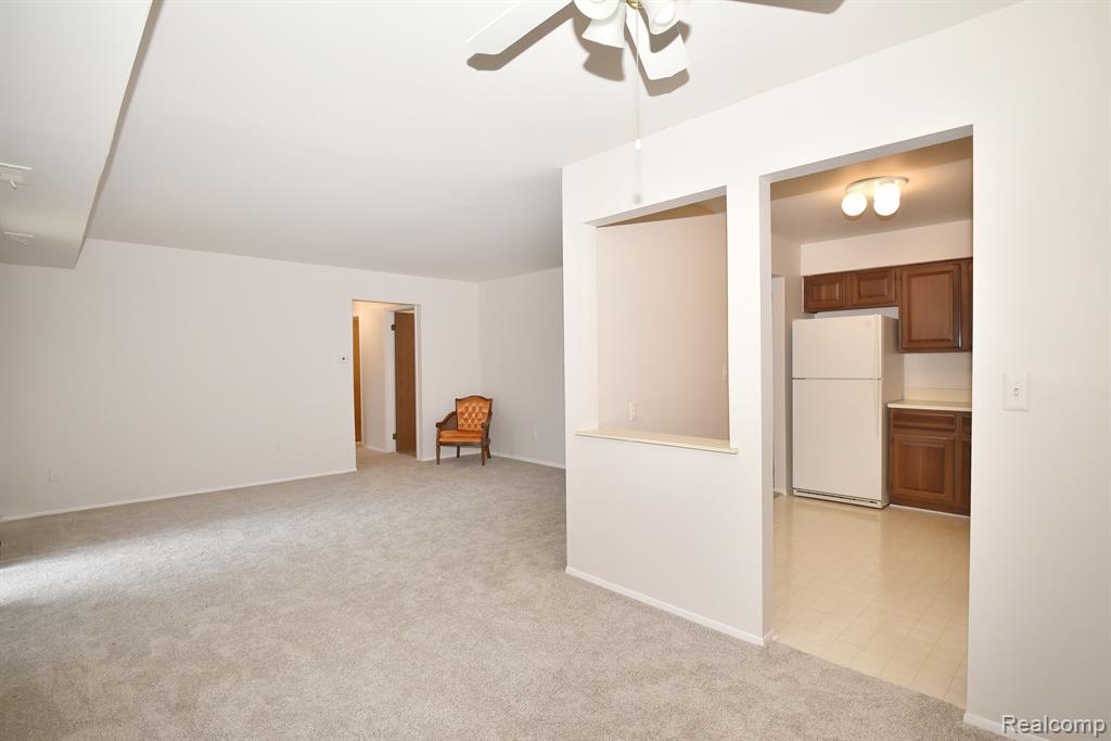 30475 W 14 Mile Rd, 74, Farmington, MI 48334 — Photo 9