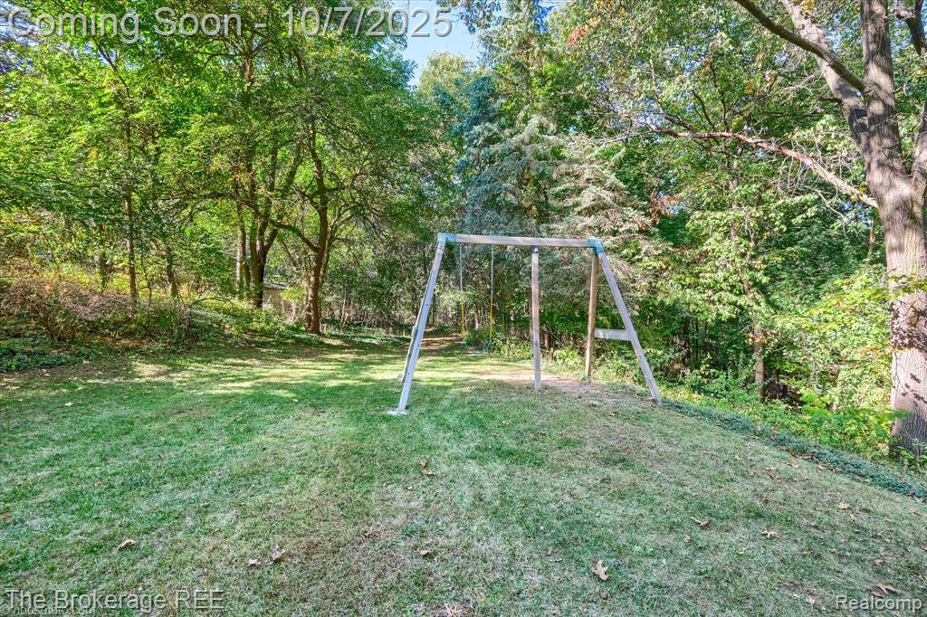 4950 Iroquois Boulevard, Clarkston, MI 48348 — Photo 4