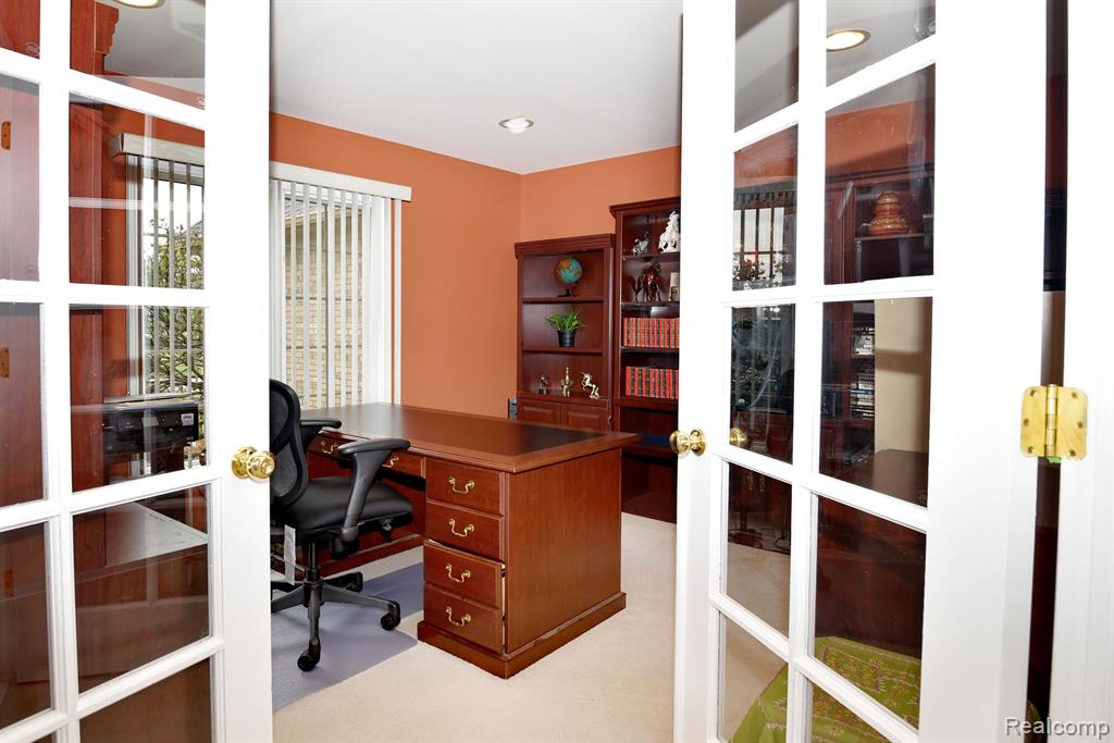4297 SPRINGBROOK Drive, Sterling Heights, MI 48314 — Photo 22