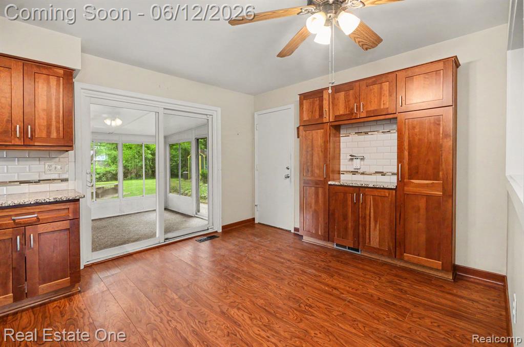 2523 Watonga Drive, Commerce Twp, MI 48382 — Photo 9