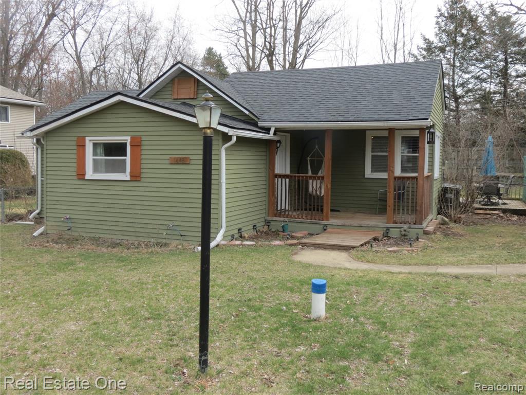 1648 Lombardy, Highland, MI 48356 — front exterior