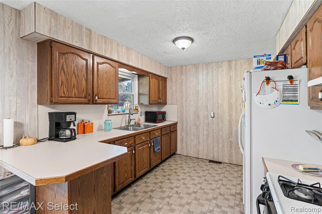6393 Frances Road E, Mount Morris, MI 48458 — Photo 6