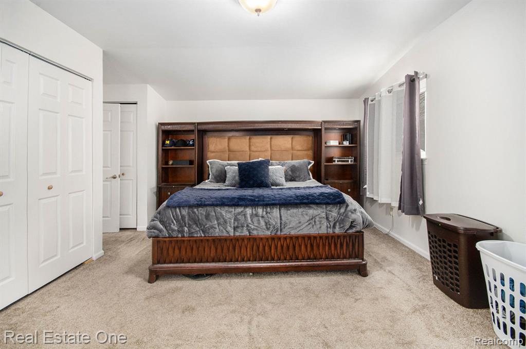 8477 CHURCH Road, Grosse Ile, MI 48138 — Photo 19