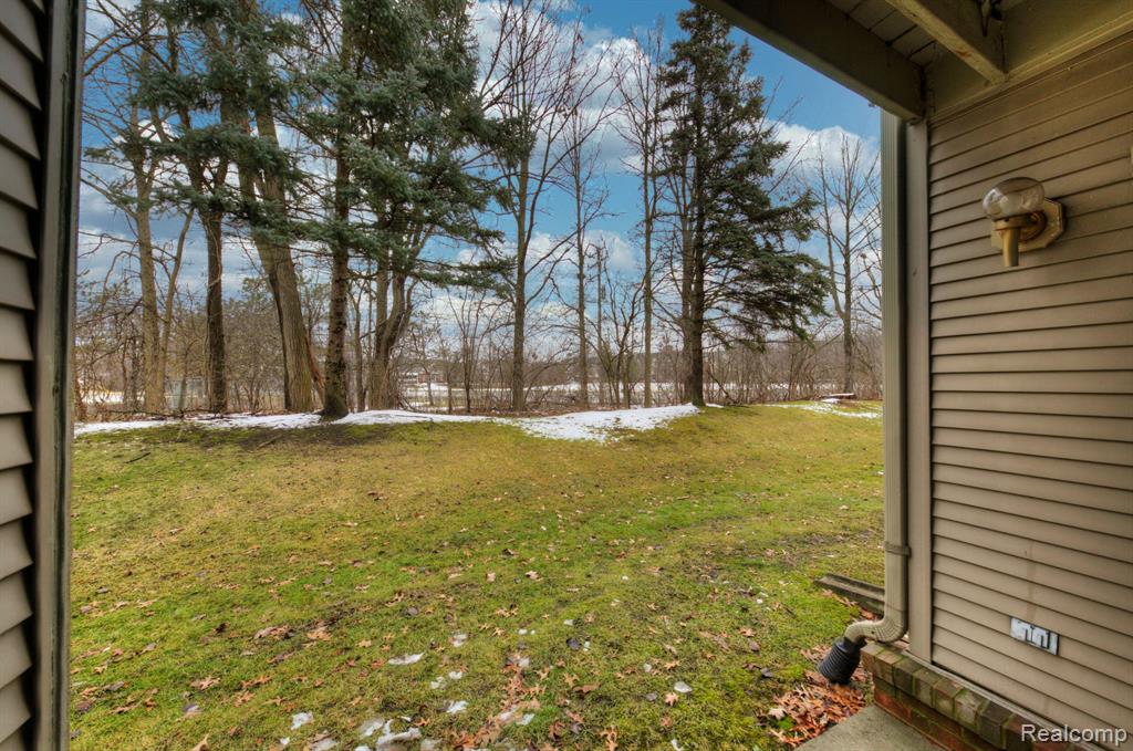 42489 Lilley Pointe Drive, Canton, MI 48187 — Photo 26