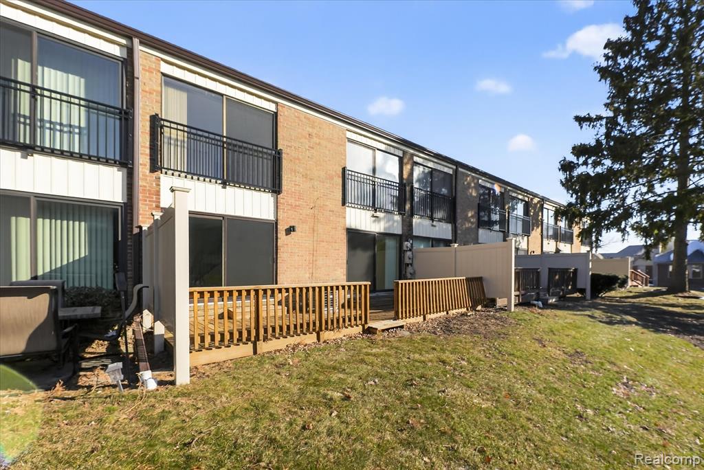 18268 University Park Drive, Livonia, MI, 48152