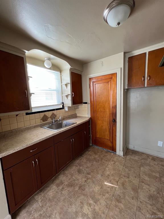 9145 Pinehurst Street, Detroit, MI 48204 — Photo 4