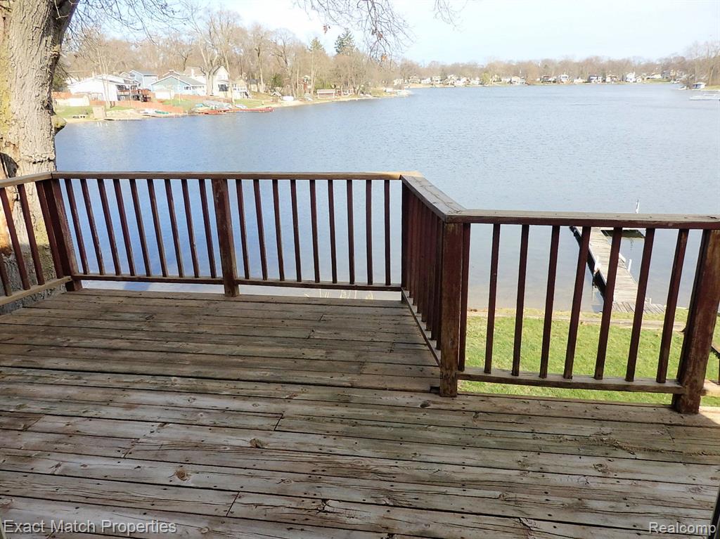 925 MALLOCK Road, White Lake, MI — Photo 28