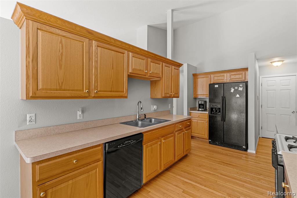 1039 Old Leake Court, 200, Holly, MI 48442 — Photo 14