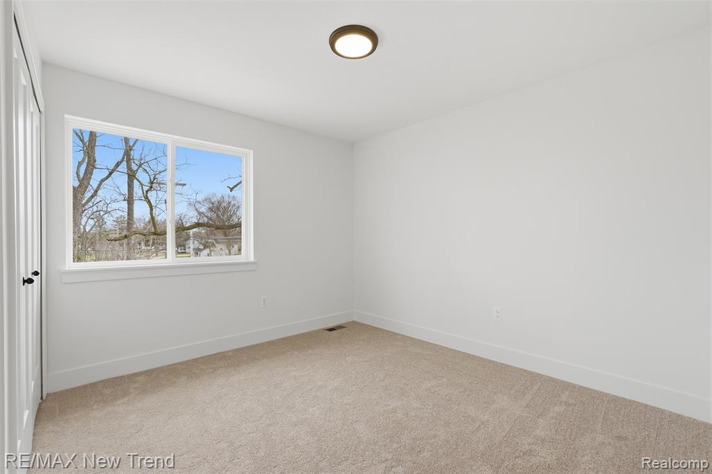 321 Dean Street, Milford, MI 48381 — Photo 39