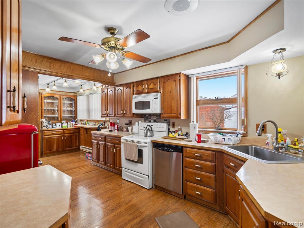 44833 MADDELEIN Street, Clinton Twp, MI 48036 — Photo 13