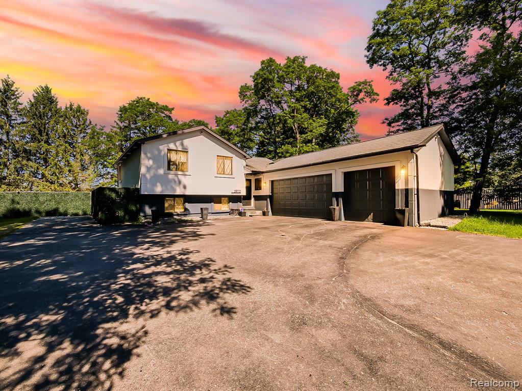 29721 Farmington Road, Farmington, MI 48334