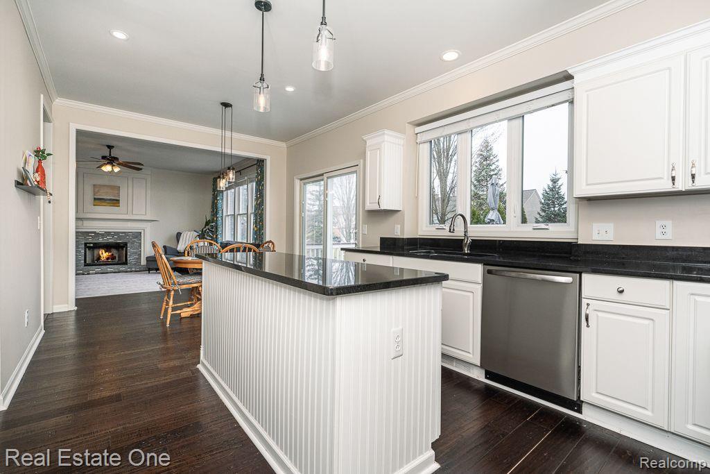 743 Caribou Court, Rochester, MI 48307 — Photo 9