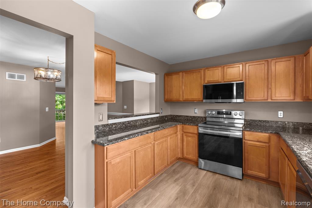 45880 Grant Court, Macomb, MI 48044 — Photo 12