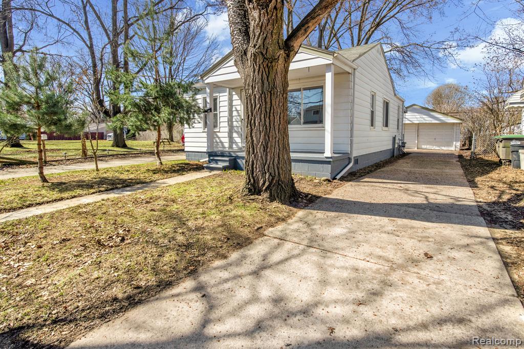 6160 WILKIE Street, Taylor, MI 48180 — Photo 2