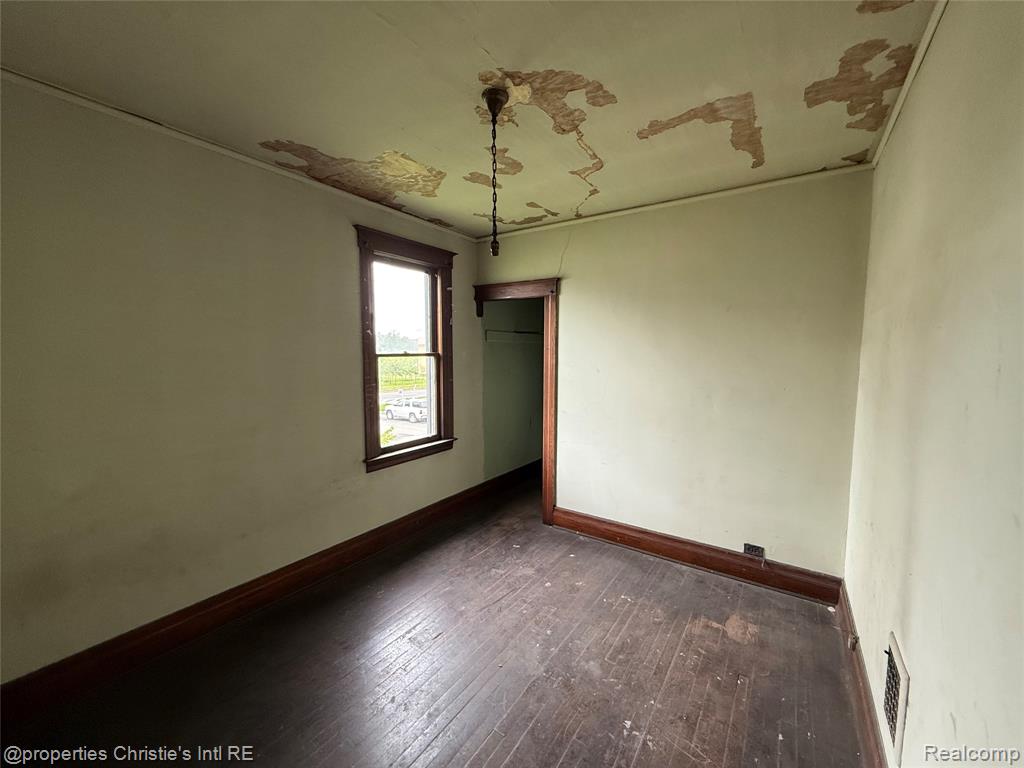 2259 Saint Clair Street, Detroit, MI 48214 — Photo 11