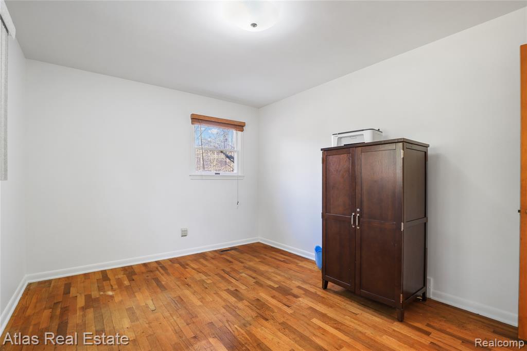 4386 Bennett Drive, Burton, MI 48519 — Photo 42