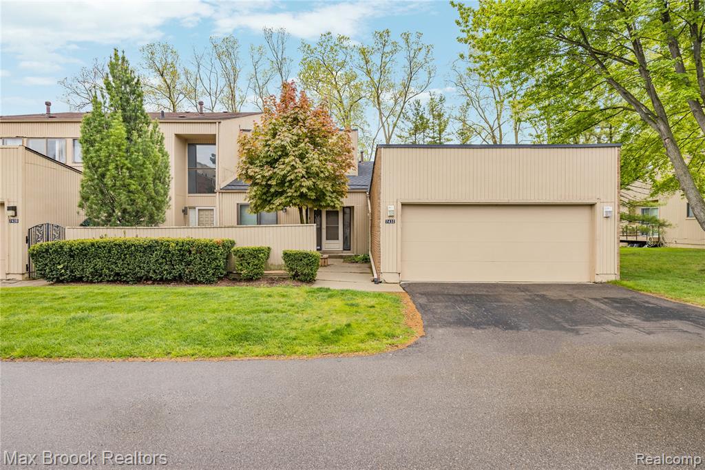 7432 Azalea Court, West Bloomfield, MI — Photo 28