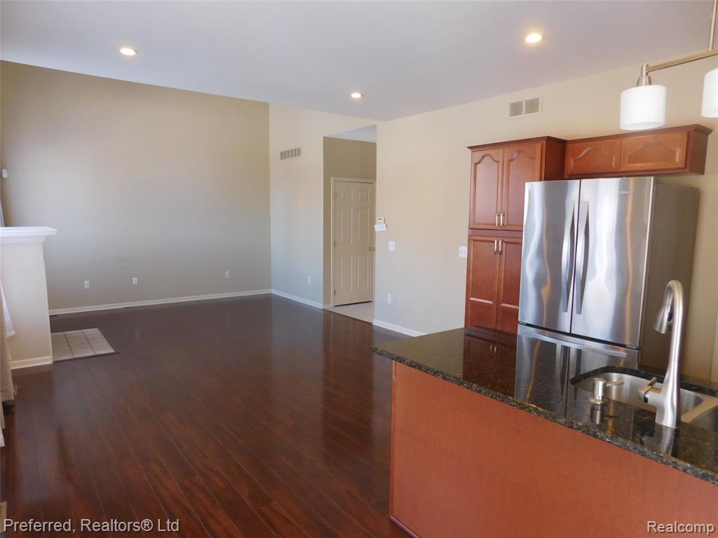 43124 PROVIDENCE Lane, Canton, MI 48188 — Photo 5