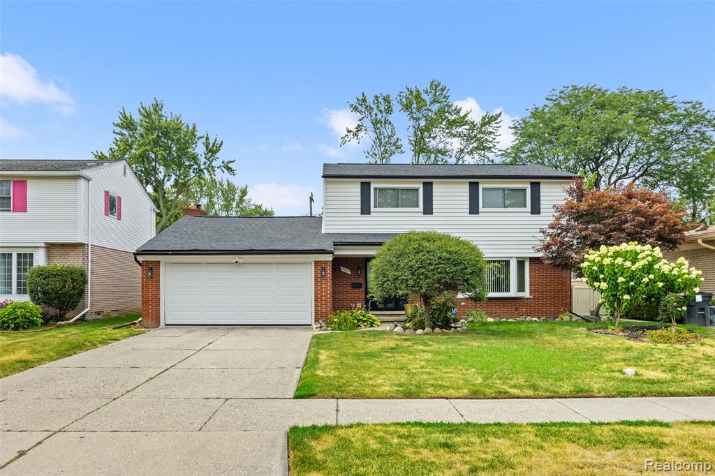 19928 Fleetwood Drive, Harper Woods, MI 48225