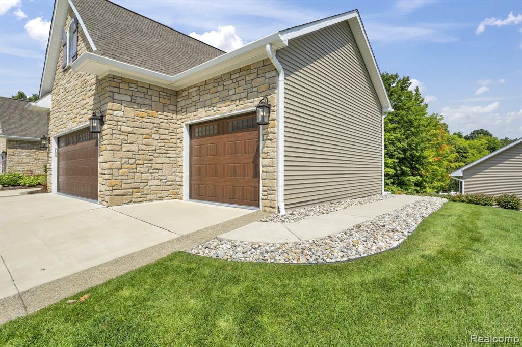 70 FOX HOLLOW Drive, Metamora, MI 48455 — Photo 35