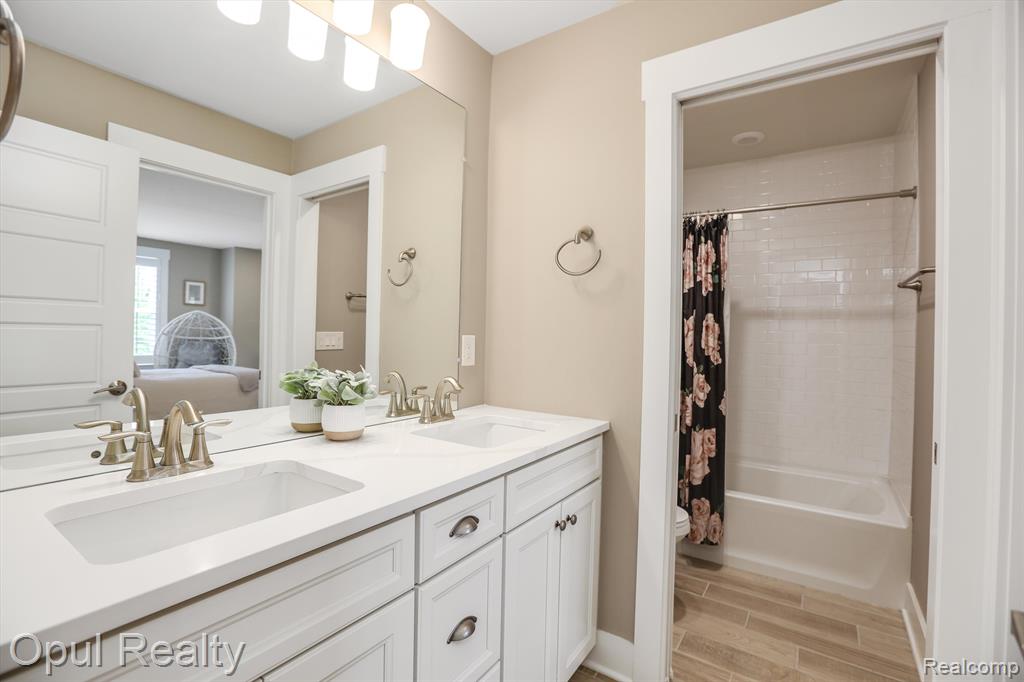 7484 HARDWOOD Circle, Canton, MI 48187 — Photo 34