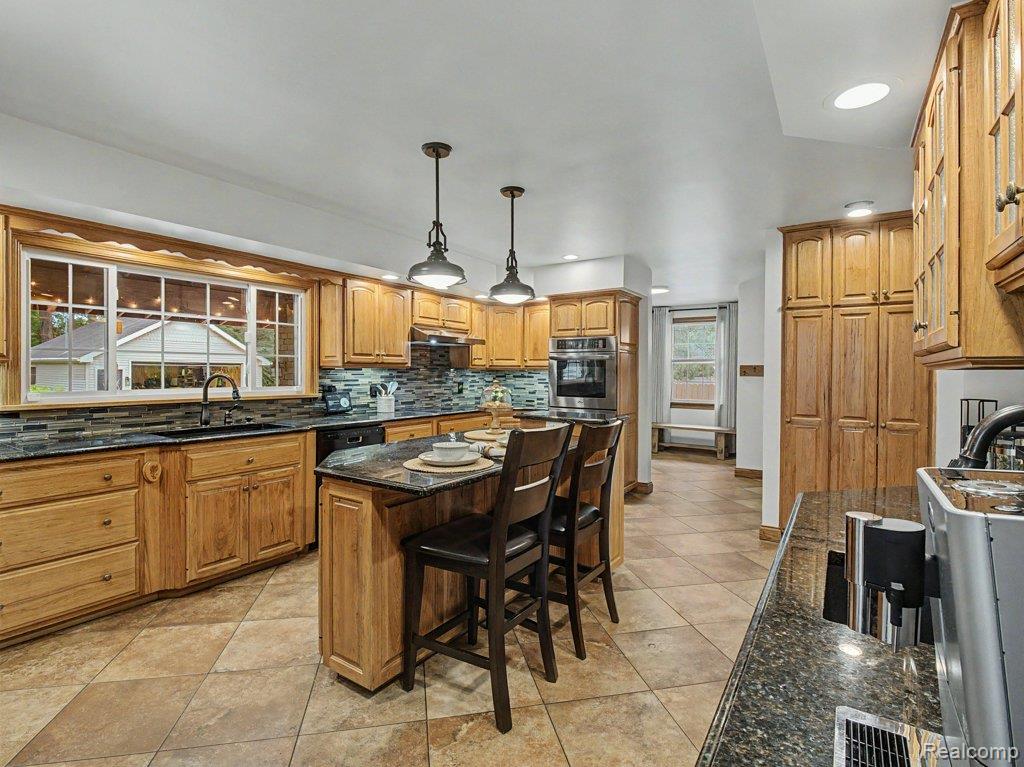 1010 Genesee Drive, Royal Oak, MI 48073 — Photo 11