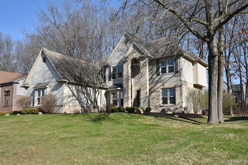 8284 BROOKSTONE Lane, Clarkston, MI 48348 — Photo 45