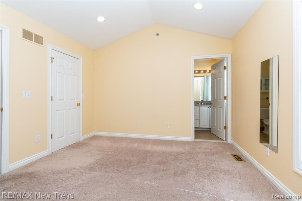 1611 E LAKEVIEW Lane, Canton, MI 48187 — Photo 17