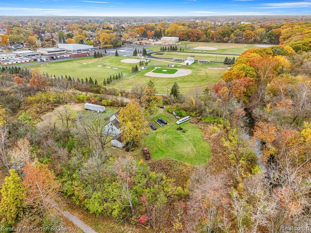8004 N Farmington Road, Westland, MI — Photo 43