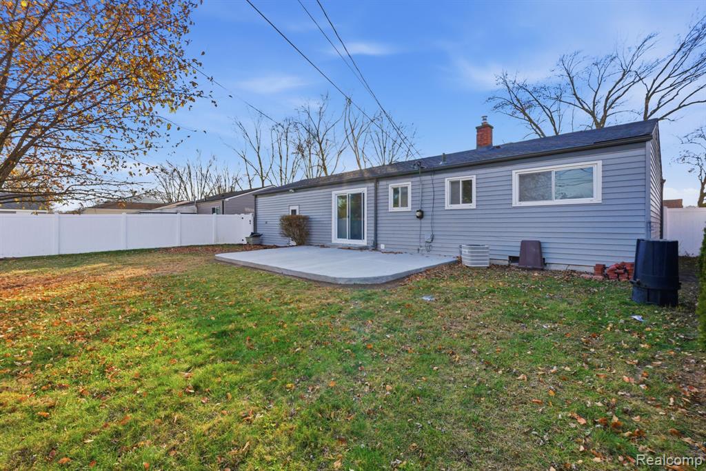 42142 Betley Drive, Sterling Heights, MI 48313 — Photo 6