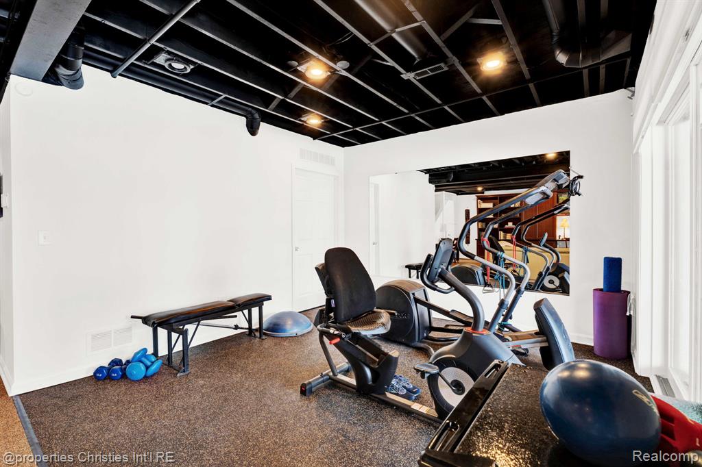 22211 Village Pines Drive, Beverly Hills, MI 48025 — Photo 39