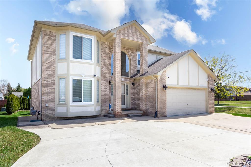 4617 LANCELOT Drive, Sterling Heights, MI 48310 — Photo 2