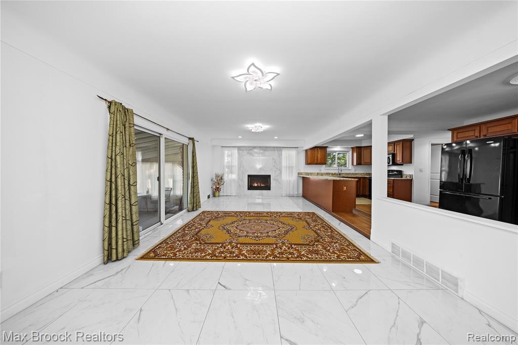41544 Dequindre Road, Sterling Heights, MI 48314 — Photo 18