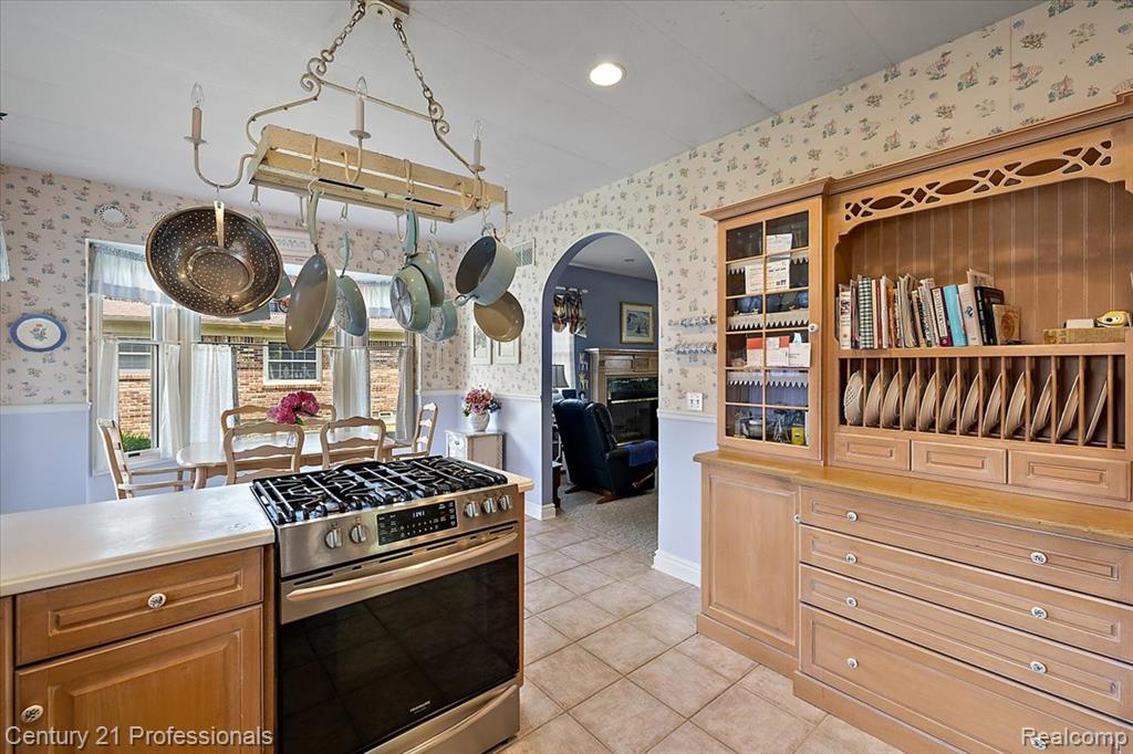 40205 Ashland Drive, Sterling Heights, MI 48313 — Photo 25