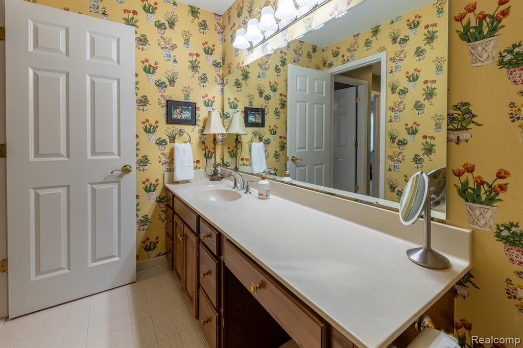900 DREW Drive, Troy, MI 48098 — Photo 26