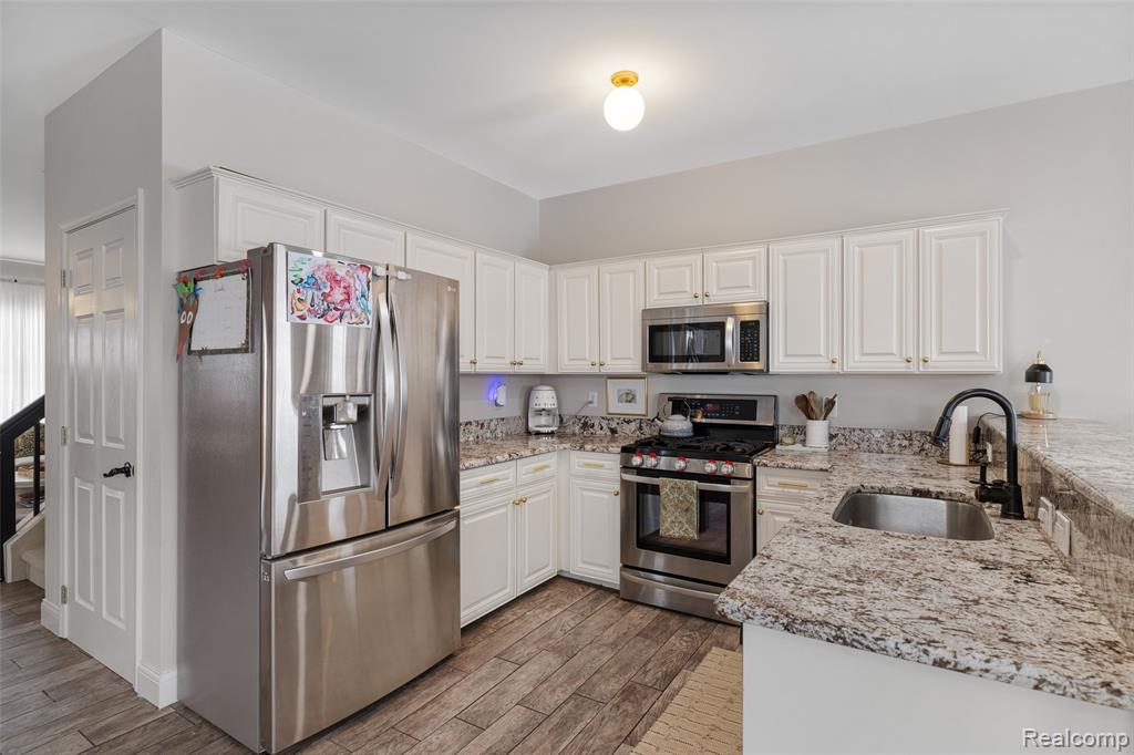 52400 Huntley Avenue, New Baltimore, MI 48047 — Photo 14