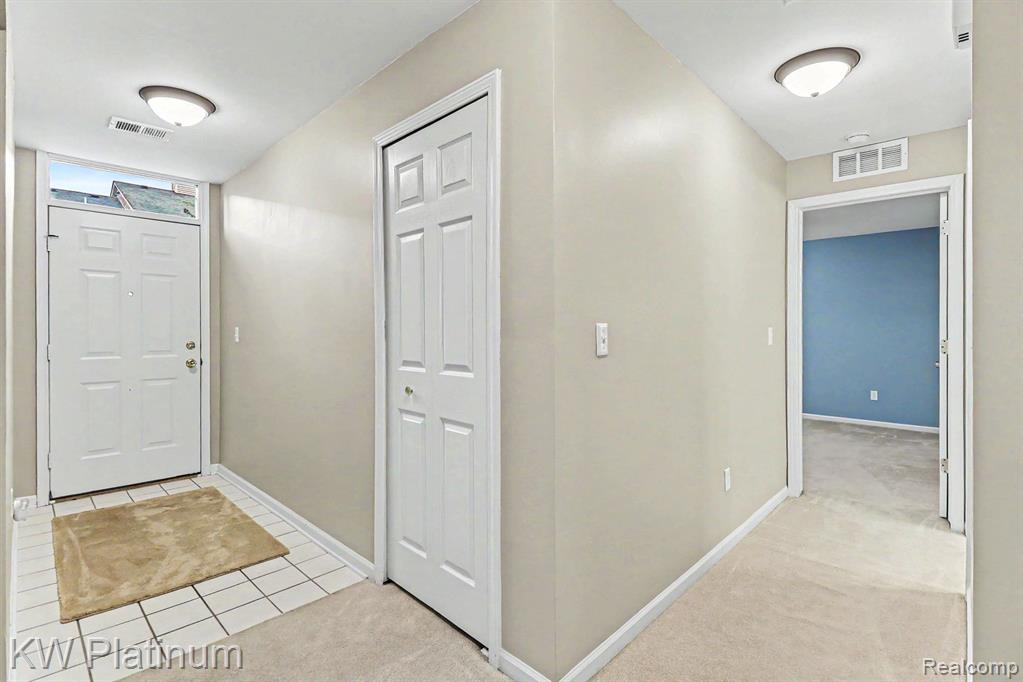 16531 Covington Drive, Clinton Twp, MI 48038 — Photo 4