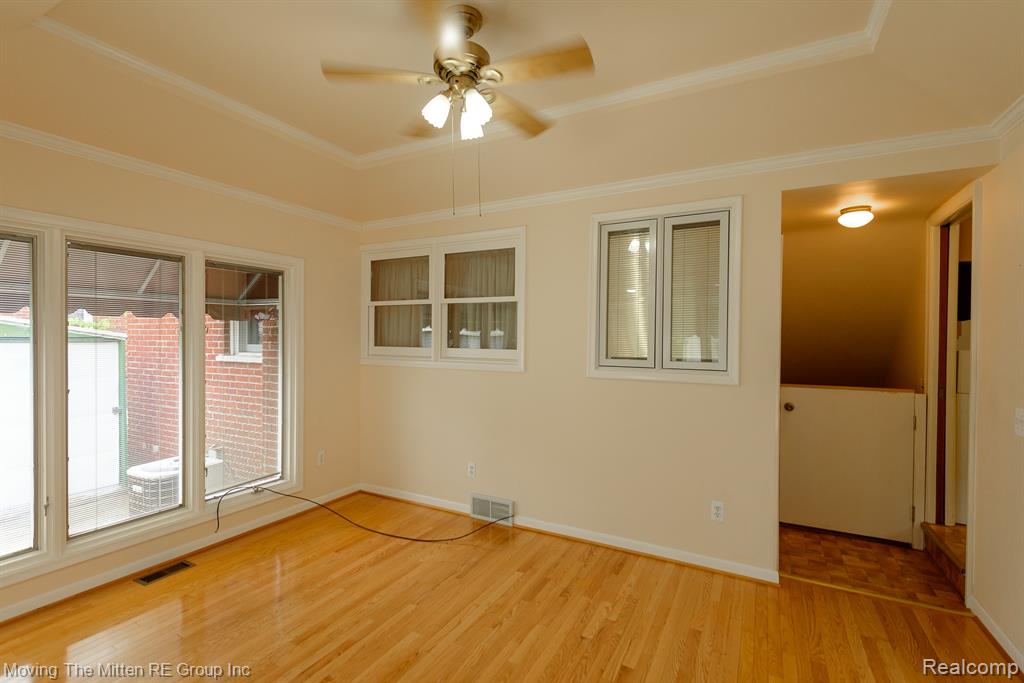 9668 Farmington Road, Livonia, MI 48150 — Photo 11