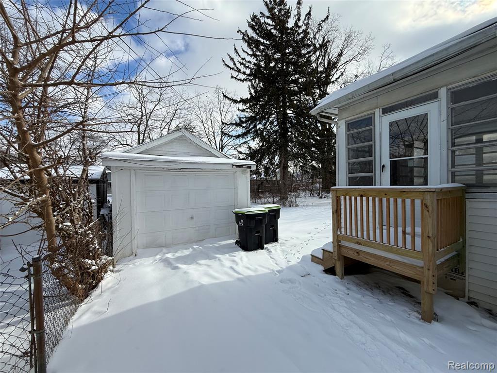 98 Thorpe Street, Pontiac, MI 48341 — Photo 13