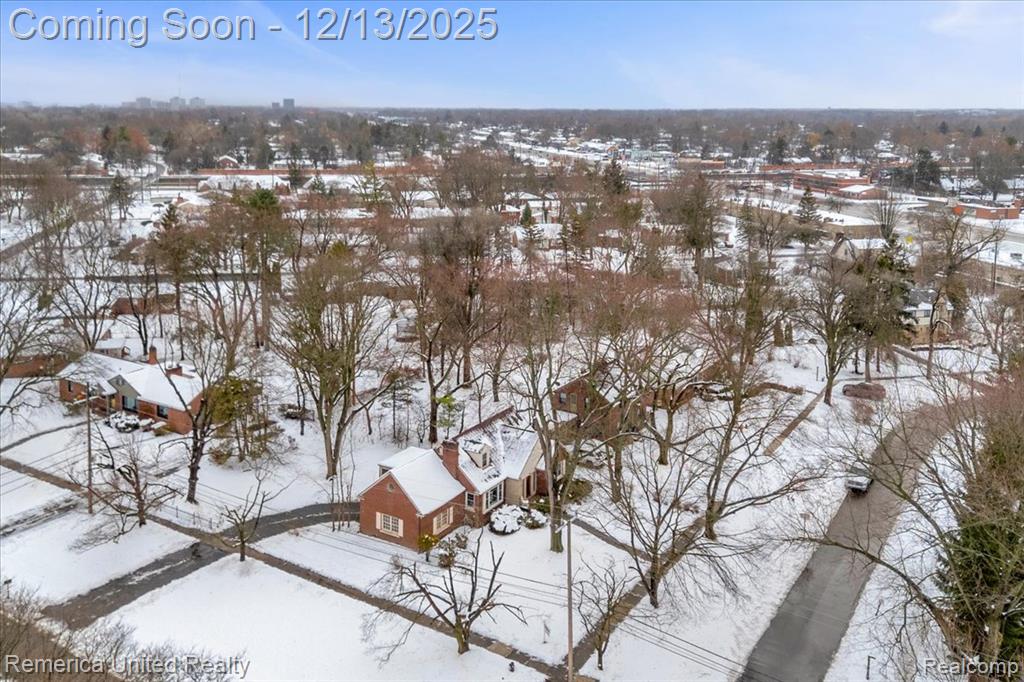 27510 California Drive SE, Lathrup Village, MI 48076 — Photo 37
